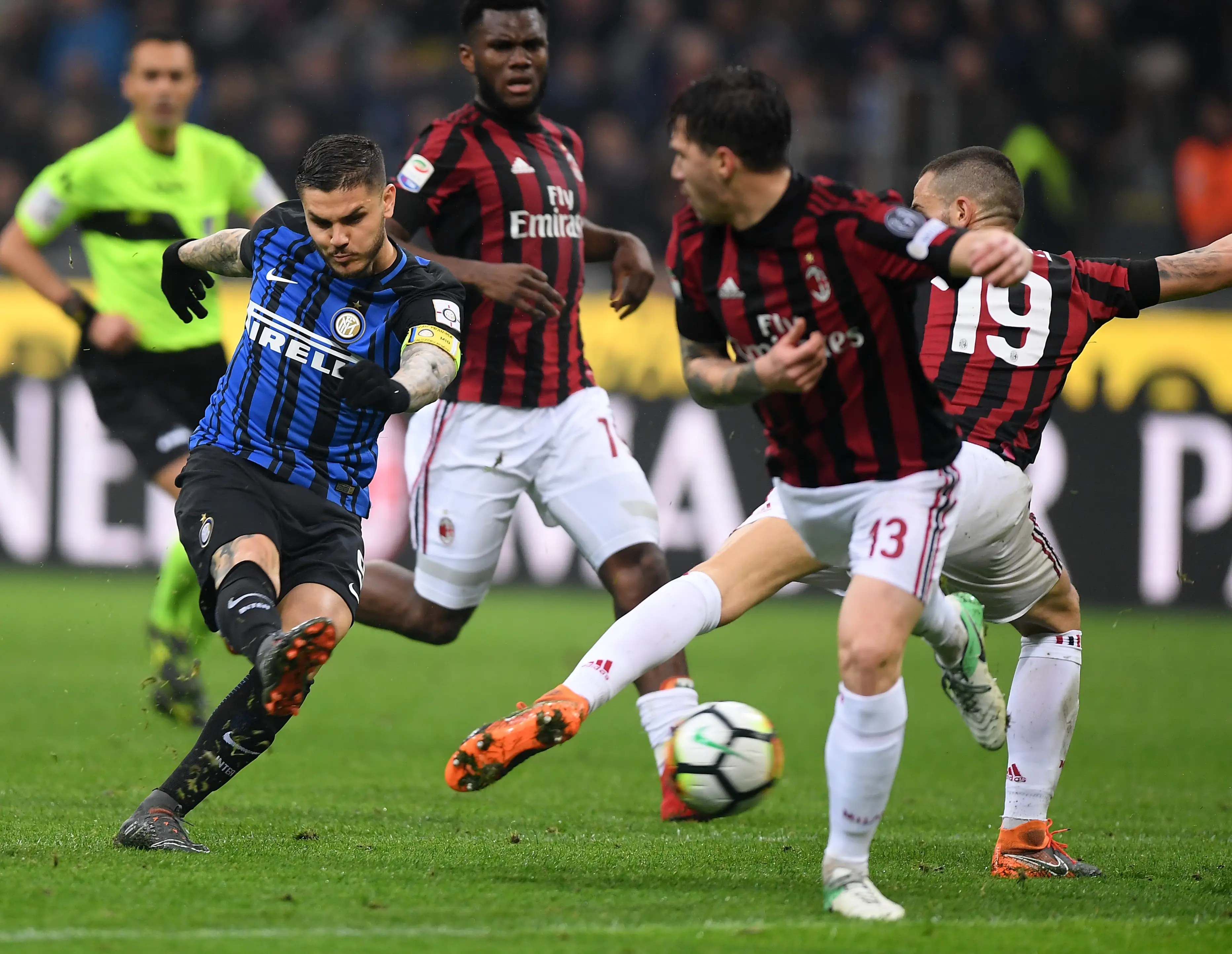 爱游戏-森林狼主帅受伤